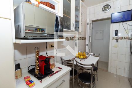 Apartamento à venda com 67m², 2 quartos e 1 vagaCozinha