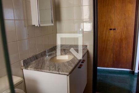 Apartamento para alugar com 90m², 3 quartos e 1 vaga Apartamento para alugar com 90m², 3 quartos e 1 vagaBanheiro da Suíte
