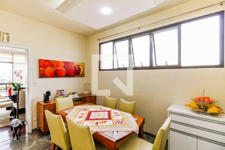 Apartamento à venda com 270m², 4 quartos e 4 vagasCopa