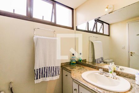 Apartamento à venda com 270m², 4 quartos e 4 vagasBanheiro Suíte 1