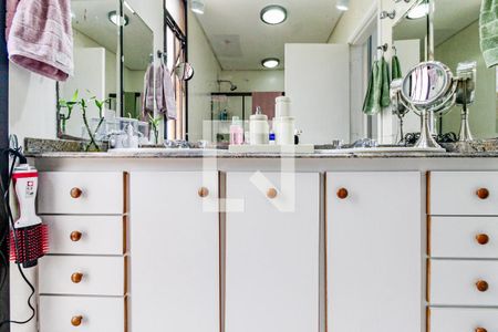 Apartamento à venda com 270m², 4 quartos e 4 vagasBanheiro Suíte 2