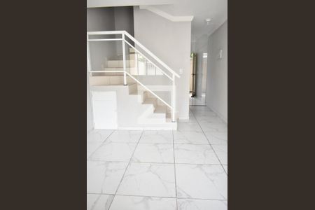 Sala de casa de condomínio para alugar com 2 quartos, 75m² em Campo Grande, Rio de Janeiro