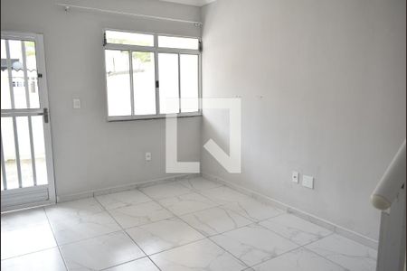 Sala de casa de condomínio para alugar com 2 quartos, 75m² em Campo Grande, Rio de Janeiro