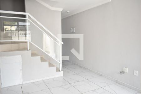 Sala de casa de condomínio para alugar com 2 quartos, 75m² em Campo Grande, Rio de Janeiro