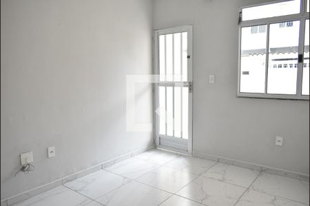 Sala de casa de condomínio para alugar com 2 quartos, 75m² em Campo Grande, Rio de Janeiro