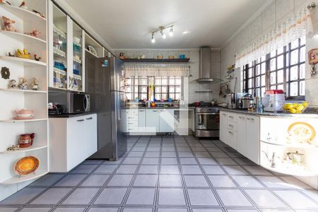 Casa à venda com 320m², 4 quartos e 2 vagas Casa à venda com 320m², 4 quartos e 2 vagasCozinha