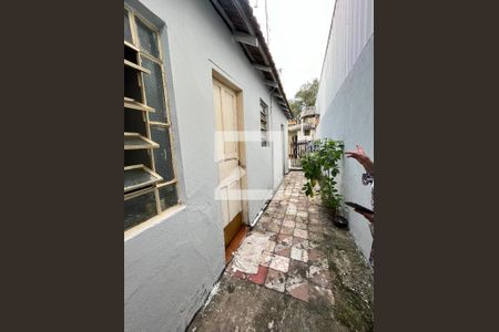 Casa à venda com 200m², 3 quartos e sem vaga Casa à venda com 200m², 3 quartos e sem vagaCorredor