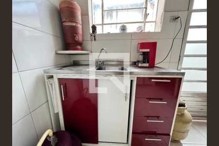 Casa à venda com 200m², 3 quartos e sem vaga Casa à venda com 200m², 3 quartos e sem vagaCozinha - Armários