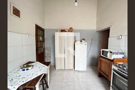 Casa à venda com 200m², 3 quartos e sem vaga Casa à venda com 200m², 3 quartos e sem vagaCozinha