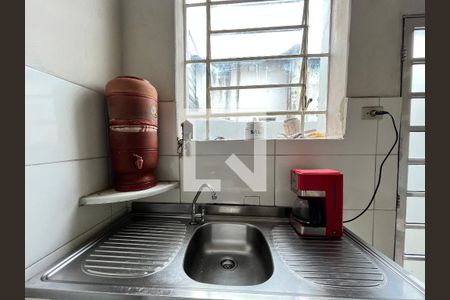 Casa à venda com 200m², 3 quartos e sem vaga Casa à venda com 200m², 3 quartos e sem vagaCozinha - pia