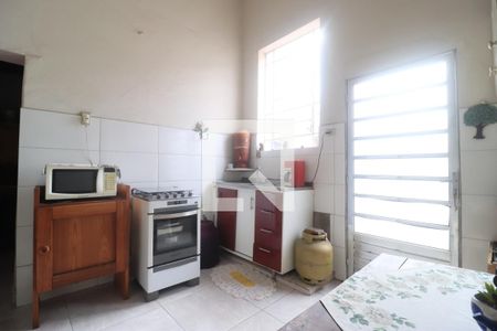 Casa à venda com 200m², 3 quartos e sem vaga Casa à venda com 200m², 3 quartos e sem vagaCozinha