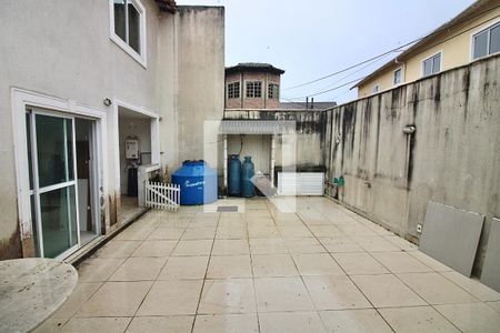 Casa de condomínio à venda com 300m², 4 quartos e 2 vagas Casa de condomínio à venda com 300m², 4 quartos e 2 vagasÁrea externa