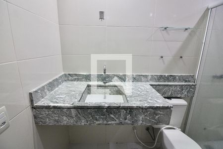 Casa de condomínio à venda com 300m², 4 quartos e 2 vagas Casa de condomínio à venda com 300m², 4 quartos e 2 vagasBanheiro da Suíte 2