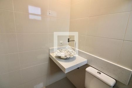 Casa de condomínio à venda com 300m², 4 quartos e 2 vagas Casa de condomínio à venda com 300m², 4 quartos e 2 vagasBanheiro da Suíte 3