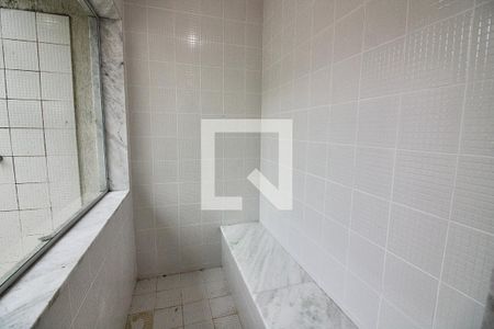 Casa de condomínio à venda com 300m², 4 quartos e 2 vagas Casa de condomínio à venda com 300m², 4 quartos e 2 vagasSaúna