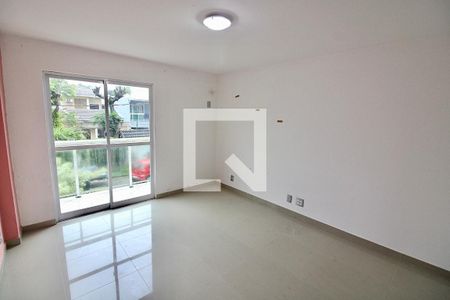 Casa de condomínio à venda com 300m², 4 quartos e 2 vagas Casa de condomínio à venda com 300m², 4 quartos e 2 vagasSuite 3