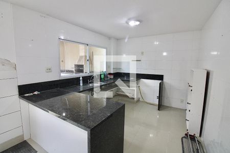 Casa de condomínio à venda com 300m², 4 quartos e 2 vagas Casa de condomínio à venda com 300m², 4 quartos e 2 vagasCozinha
