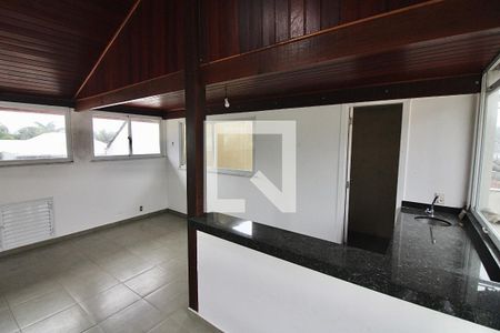 Casa de condomínio à venda com 300m², 4 quartos e 2 vagas Casa de condomínio à venda com 300m², 4 quartos e 2 vagasSótão