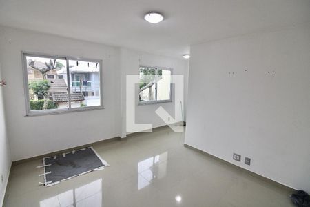 Casa de condomínio à venda com 300m², 4 quartos e 2 vagas Casa de condomínio à venda com 300m², 4 quartos e 2 vagasSuite 2