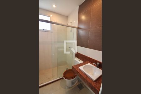 Casa de condomínio à venda com 300m², 4 quartos e 2 vagas Casa de condomínio à venda com 300m², 4 quartos e 2 vagasBanheiro Social