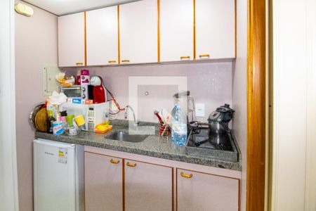 Studio à venda com 37m², 1 quarto e 1 vaga Studio à venda com 37m², 1 quarto e 1 vagaCozinha- armários