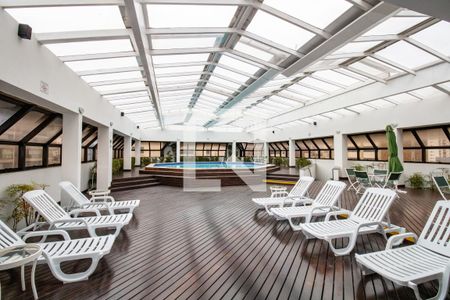 Studio à venda com 37m², 1 quarto e 1 vaga Studio à venda com 37m², 1 quarto e 1 vagaÁrea comum- detalhe espreguiçadeiras