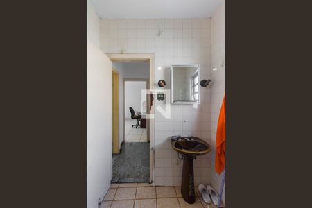 Casa à venda com 250m², 4 quartos e 4 vagasBanheiro 2