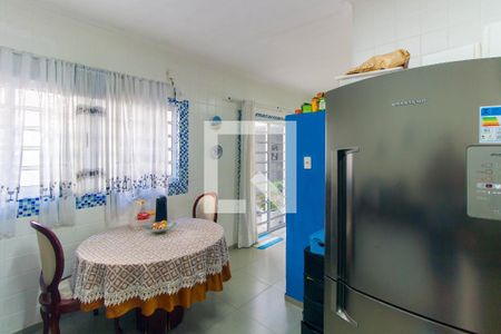 Casa à venda com 250m², 4 quartos e 4 vagasCozinha