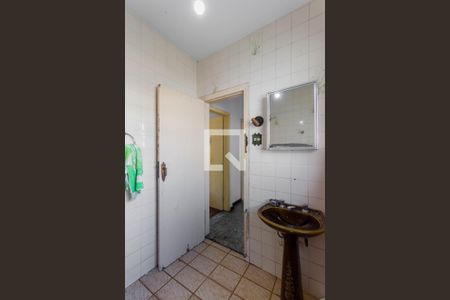 Casa à venda com 250m², 4 quartos e 4 vagasBanheiro 2