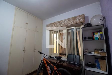 Quarto 1 de casa à venda com 5 quartos, 330m² em Chácara Monte Alegre, São Paulo