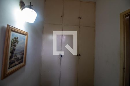 Casa à venda com 330m², 5 quartos e 5 vagas Casa à venda com 330m², 5 quartos e 5 vagasCloset da suíte 1