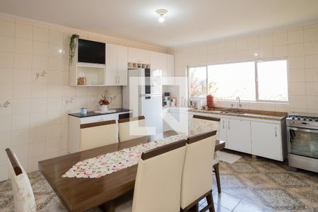 Casa à venda com 218m², 3 quartos e 2 vagasCozinha 