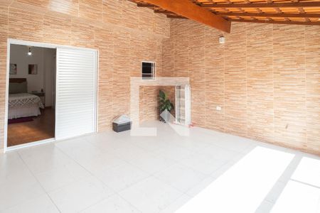 Casa à venda com 218m², 3 quartos e 2 vagasSacada - Suíte 