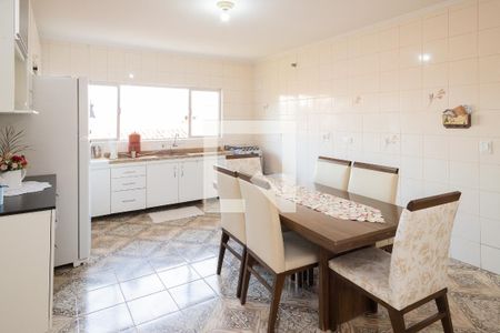 Casa à venda com 218m², 3 quartos e 2 vagasCozinha 