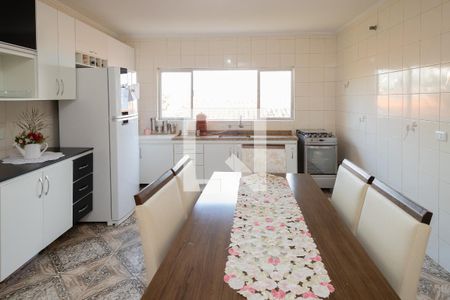 Casa à venda com 218m², 3 quartos e 2 vagasCozinha 