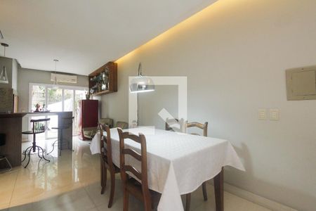 Sala de casa à venda com 3 quartos, 280m² em Jardim Lindóia, Porto Alegre