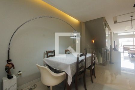 Sala de casa à venda com 3 quartos, 280m² em Jardim Lindóia, Porto Alegre