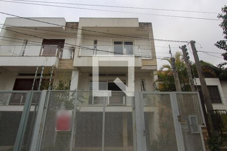 Fachada de casa à venda com 3 quartos, 280m² em Jardim Lindóia, Porto Alegre