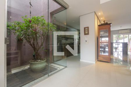 Sala de casa à venda com 3 quartos, 280m² em Jardim Lindóia, Porto Alegre