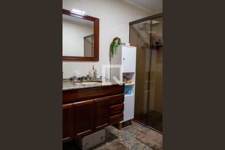 Casa à venda com 220m², 4 quartos e 2 vagasBanheiro 1