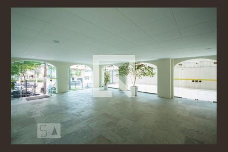 Hall de apartamento para alugar com 3 quartos, 130m² em Aclimação, São Paulo