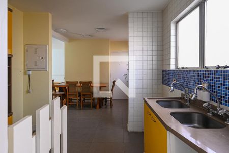Apartamento à venda com 130m², 3 quartos e 2 vagas Apartamento à venda com 130m², 3 quartos e 2 vagasCozinha