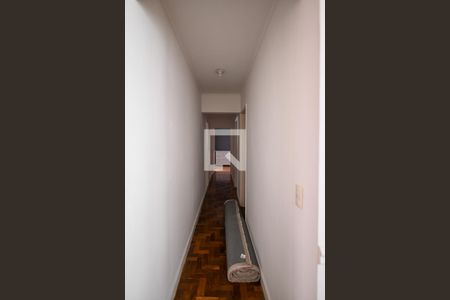 Corredor de apartamento para alugar com 3 quartos, 130m² em Aclimação, São Paulo