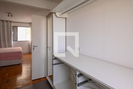 Apartamento à venda com 130m², 3 quartos e 2 vagas Apartamento à venda com 130m², 3 quartos e 2 vagasCloset