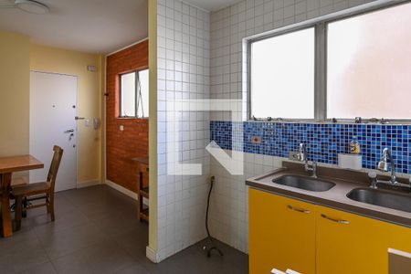 Cozinha de apartamento para alugar com 3 quartos, 130m² em Aclimação, São Paulo