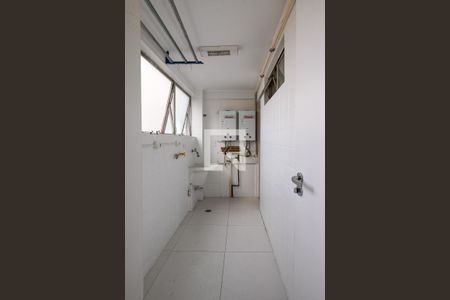 Apartamento à venda com 130m², 3 quartos e 2 vagas Apartamento à venda com 130m², 3 quartos e 2 vagasArea de Serviço