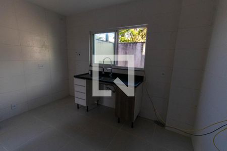 Casa à venda com 160m², 4 quartos e 2 vagas Casa à venda com 160m², 4 quartos e 2 vagasCozinha