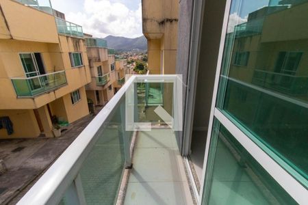 Casa à venda com 160m², 4 quartos e 2 vagas Casa à venda com 160m², 4 quartos e 2 vagasVaranda da Suíte 1