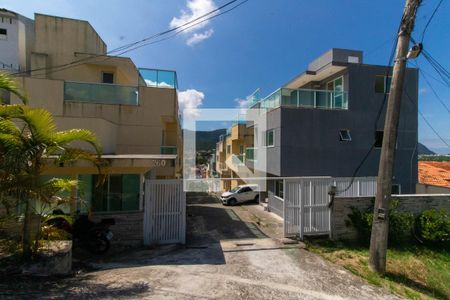 Casa à venda com 160m², 4 quartos e 2 vagas Casa à venda com 160m², 4 quartos e 2 vagasFachada do Condo