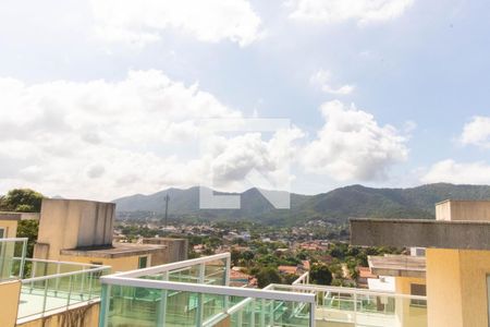 Casa à venda com 160m², 4 quartos e 2 vagas Casa à venda com 160m², 4 quartos e 2 vagasVista da Piscina